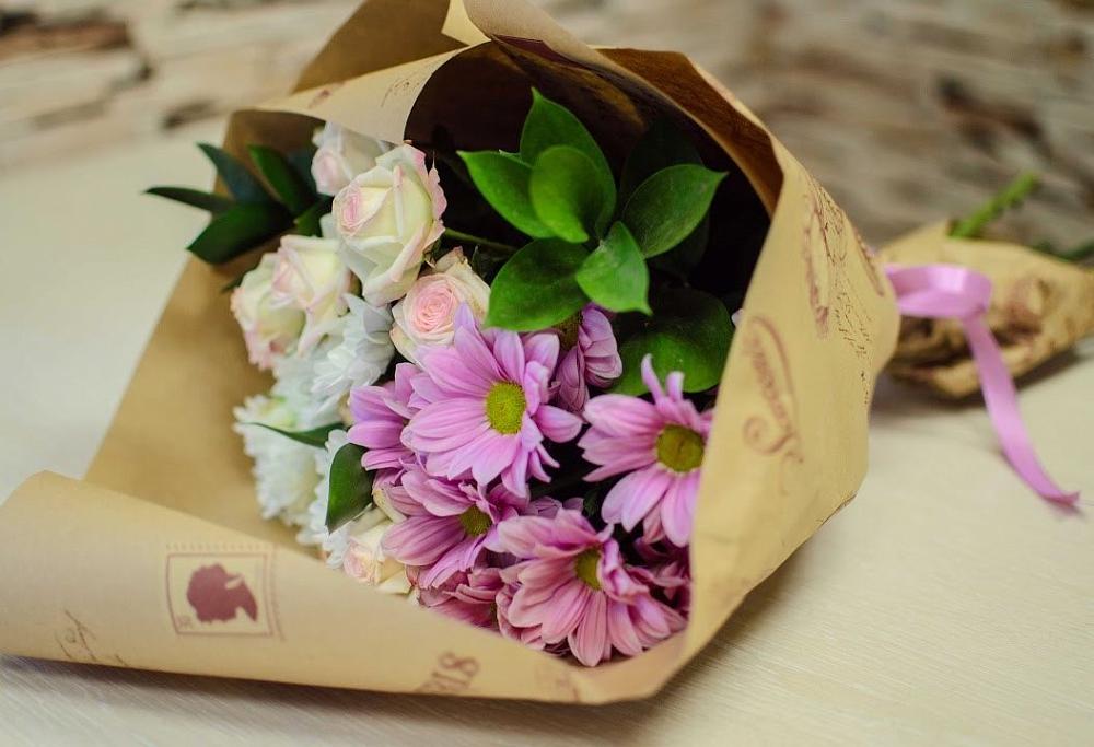 Букет цветов из: Розы и Хризантемы в Шаховской