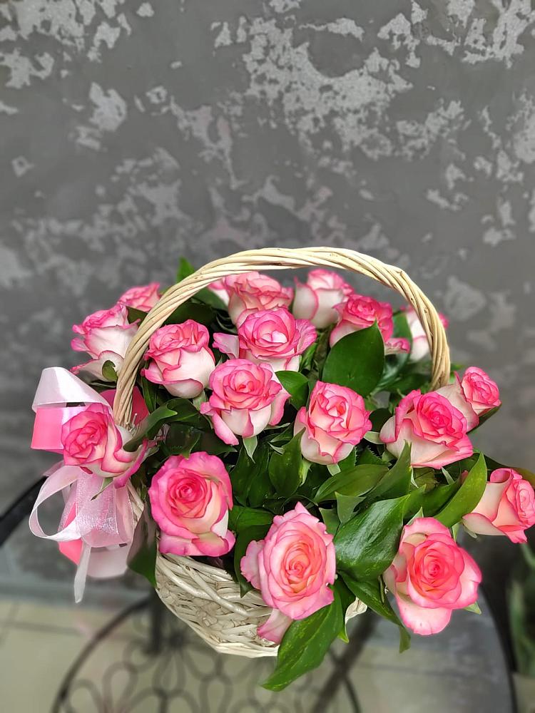 Цветочная композиция из Розы в корзине в Шаховской