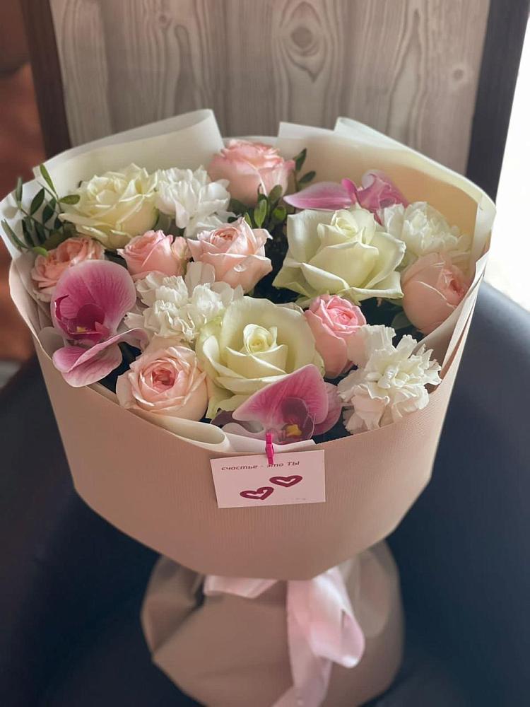 Букет цветов из: Орхидеи, Розы и Гвоздики в Шаховской