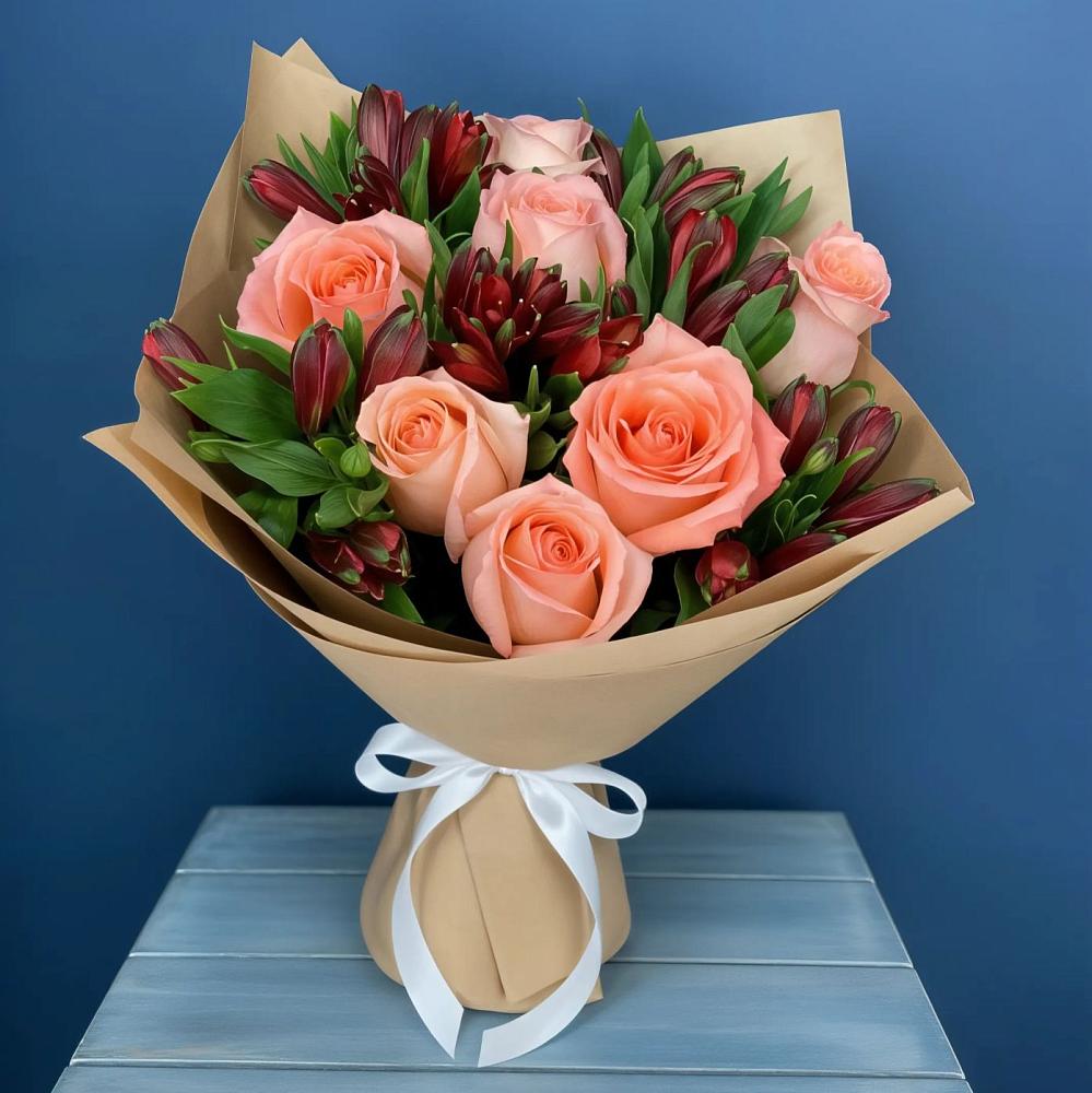 Букет цветов из: Розы и Альстромерии в Шаховской