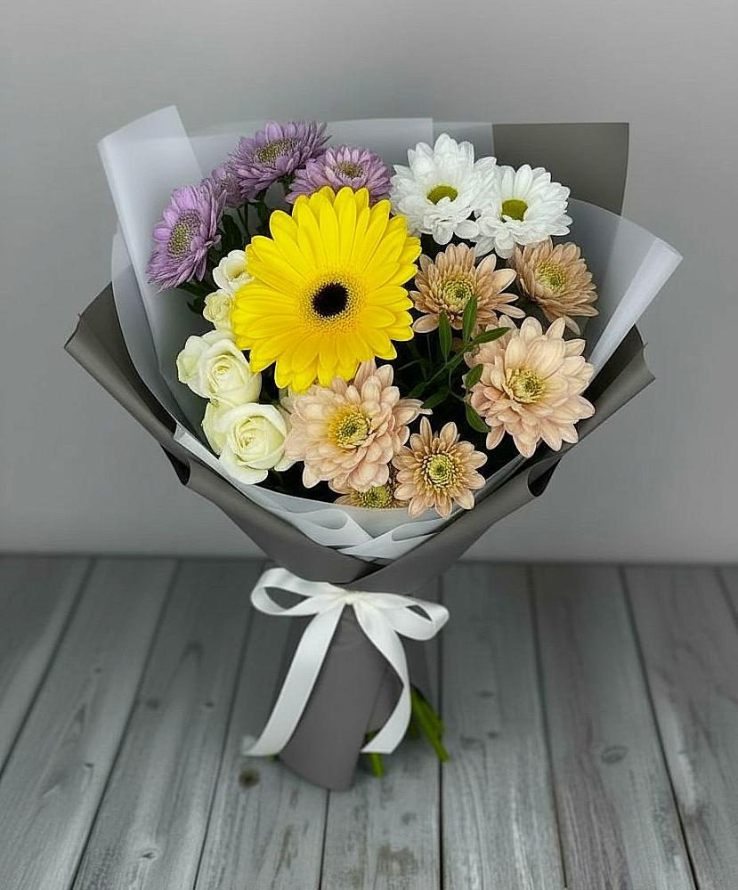 Букет цветов из: Розы, Герберы и Хризантемы в Шаховской
