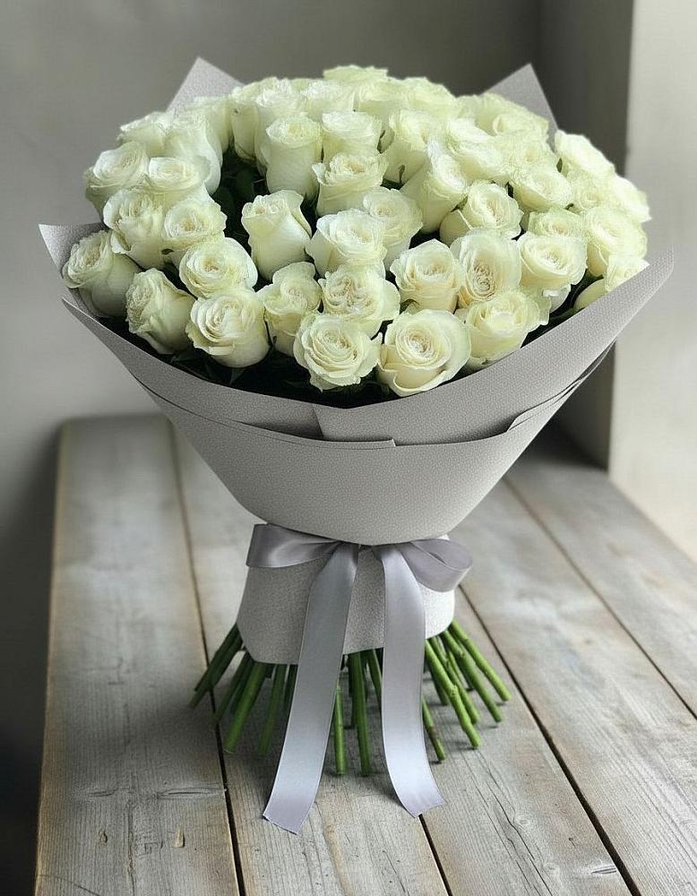 Букет 35 Белых роз в Шаховской