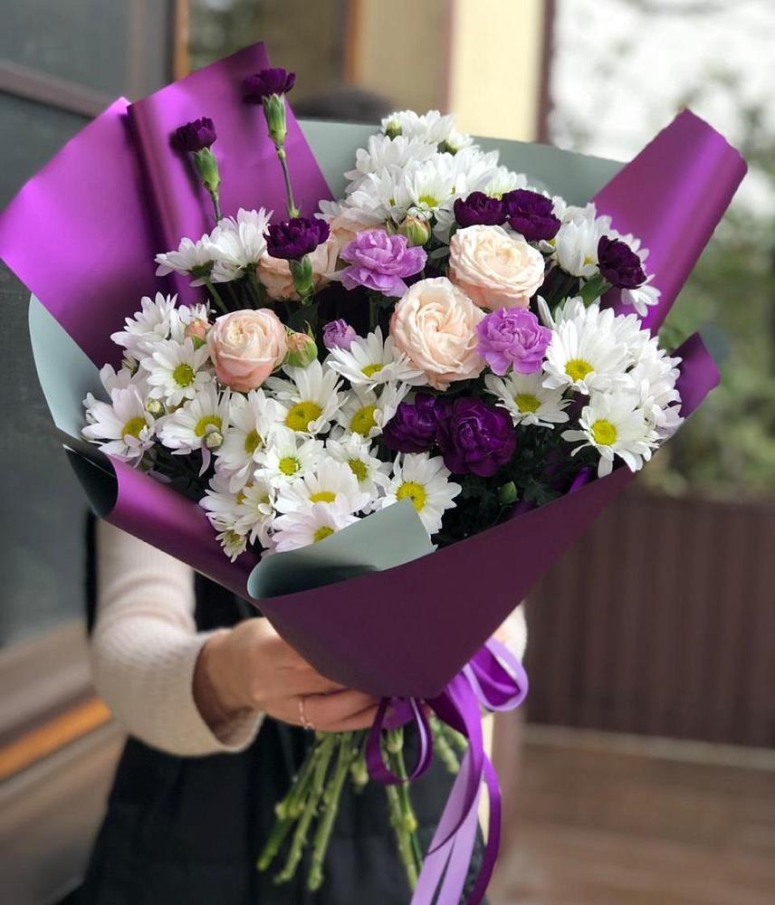 Букет цветов из: Хризантемы, Гвоздики и Розы в Шаховской