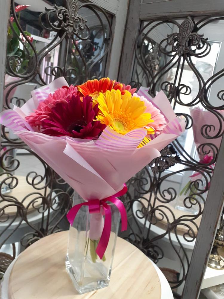 Букет цветов из: Герберы в Шаховской