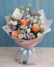 Букет цветов из:  Лизиантусы, Розы, Альстромерии и Гипсофила #REPLACE_PRED# Шаховской