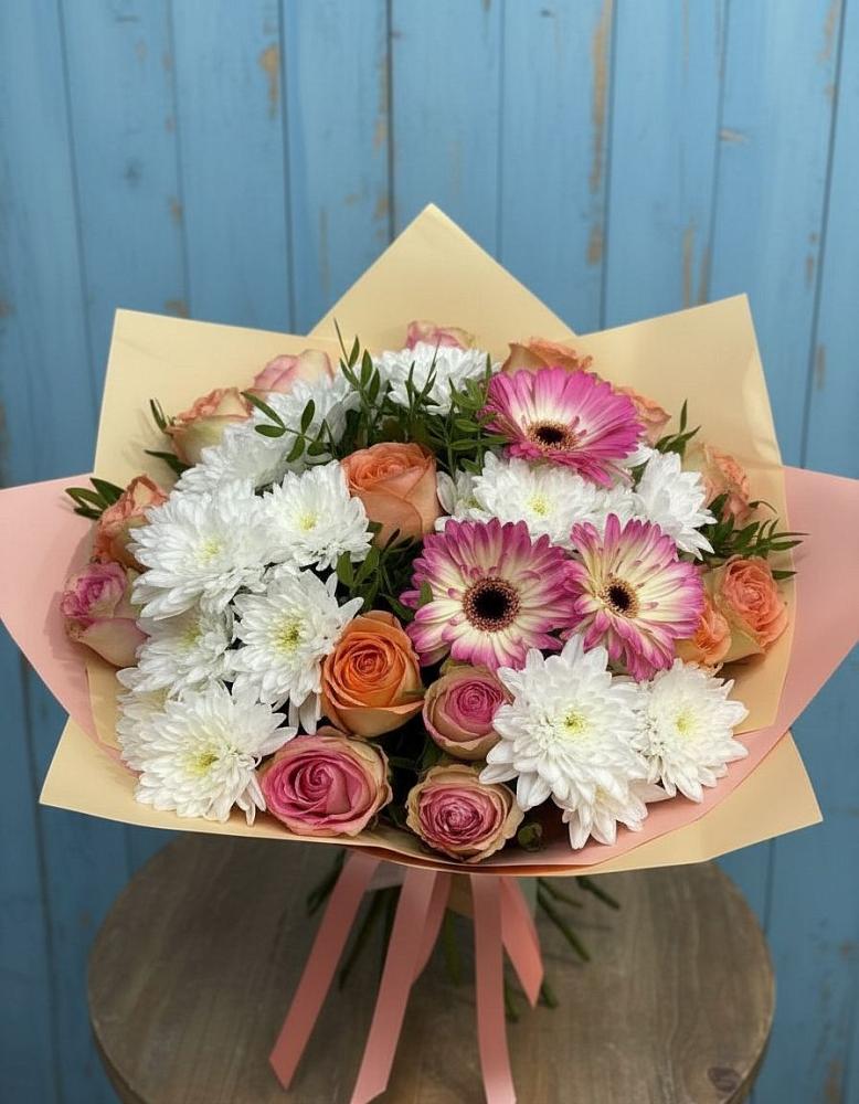 Букет цветов из: Розы, Герберы и Хризантемы в Шаховской