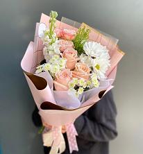 Букет цветов из:  Хризантемы и Розы в Шаховской