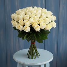Букет 51 Белая роза Эдлесс Лав в Шаховской