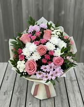 Букет цветов из:  Альстромерии, Гвоздики, Розы и Хризантемы в Шаховской
