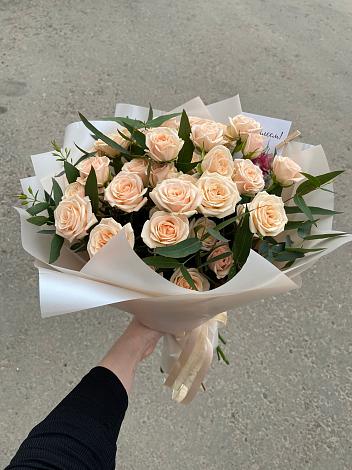Букет Кремовые розы Латте в Шаховской