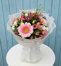 Букет цветов из:  Герберы, Альстромерии и Лизиантусы в Шаховской