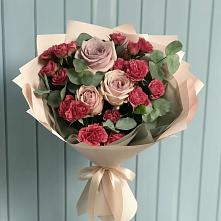Букет цветов из:  Гвоздики и Розы в Шаховской
