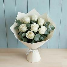 Букет Белые розы в Эвкалипте в Шаховской