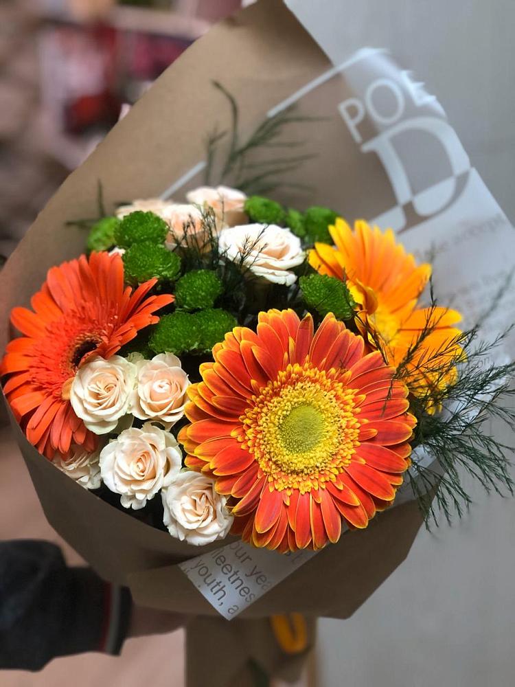 Букет цветов из: Герберы, Хризантемы и Розы в Шаховской