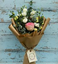 Букет цветов из:  Розы и Лизиантусы #REPLACE_PRED# Шаховской