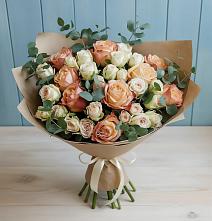 Букет цветов из:  Альстромерии и Розы в Шаховской